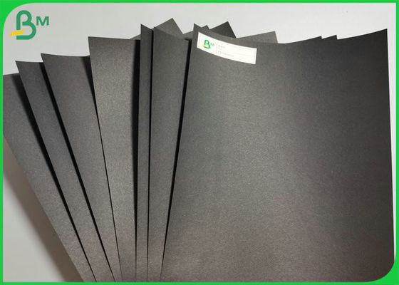 ม้วนกระดาษคราฟท์สีดำเคลือบ 250gsm 500gsm สำหรับห่อกล่อง