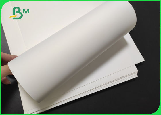 กระดาษวัสดุโพลีเอสเตอร์เคลือบสีขาวกันการฉีกขาดความหนา 100 - 500um