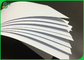 ม้วนกระดาษออฟเซ็ทสีขาวขนาด 98% 70 # 80 # 23 x 35 นิ้วสำหรับพิมพ์หนังสือ