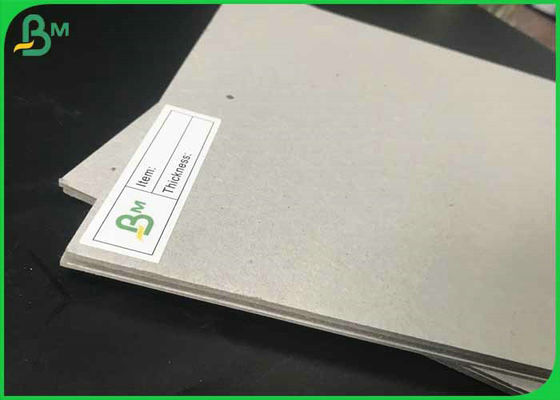 กระดาษรีไซเคิลเยื่อกระดาษ Chipboard สีเทา 70 * 100 ซม. 1 มม. 1.5 มม. 2 มม. แผ่นกระดาษแข็งสีเทาสำหรับบรรจุภัณฑ์