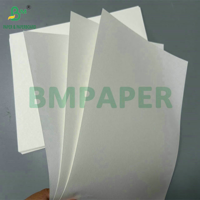 120 กรัม 150 กรัม กระดาษครัฟท์สีขาวรีไซเคิล สําหรับกระเป๋าช้อปปิ้ง 66 ซม.