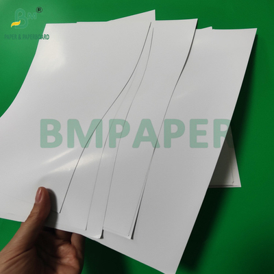 หนังสือพิมพ์ C2S ดิจิตอล 80lb 120gsm ที่มีทั้งสองด้านกระจกกระจก 450 x 320mm