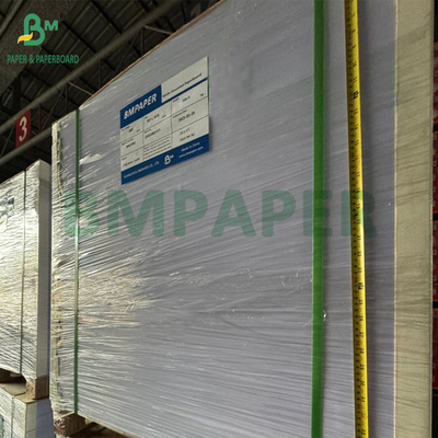 300 กรัม 350 กรัม กระดาษกระดาษสีขาวไม่เคลือบสําหรับการแขวนกระดาษ ความเรียบเนียนสูง 70 x 100 ซม