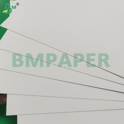 แผ่นกระดาษแข็งสีขาวเรียบ 215GSM FBB ผิวเรียบ พิมพ์ดี