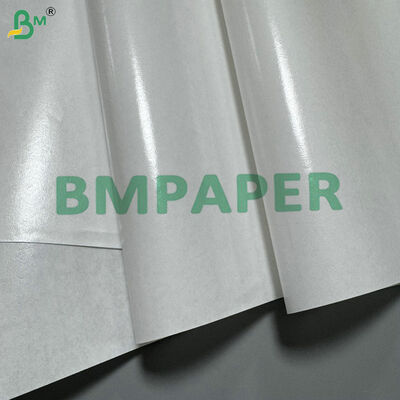กระดาษครัฟท์ PE ละมุนกันน้ําและกันไขมัน 40gsm กระดาษเคลือบชนิดอาหารม้วนกระดาษสําหรับบรรจุเครื่องประปาที่ปิดได้ด้วยความร้อน
