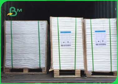 กระดาษแผ่นวัสดุแท้ PE ผิวเคลือบน้ําตาล กระดาษธรรมดา Kraft 700 มม รอย