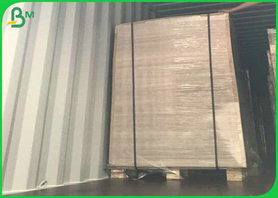 กระดาษรีไซเคิลเยื่อกระดาษ Chipboard สีเทา 70 * 100 ซม. 1 มม. 1.5 มม. 2 มม. แผ่นกระดาษแข็งสีเทาสำหรับบรรจุภัณฑ์