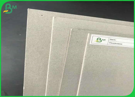 กระดาษรีไซเคิลเยื่อกระดาษ Chipboard สีเทา 70 * 100 ซม. 1 มม. 1.5 มม. 2 มม. แผ่นกระดาษแข็งสีเทาสำหรับบรรจุภัณฑ์