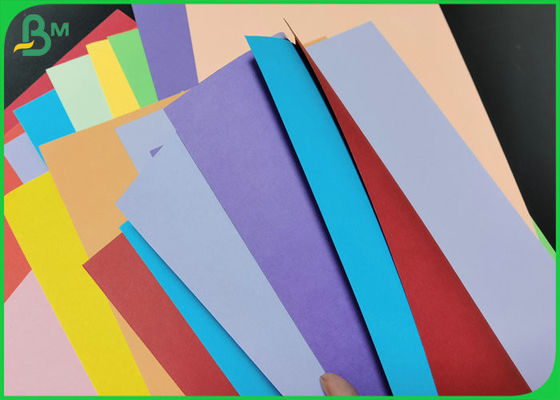 70gsm ถึง 250gsm คละสีแผ่นกระดานแสดงผลกราฟิกเปล่า 70 * 100cm