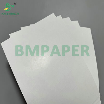 หนา ความแข็งแรงสูง เนื้อดํา 310gsm 320gsm กระดาษไพ่เล่นสําหรับผู้ผลิตเกมพนัน